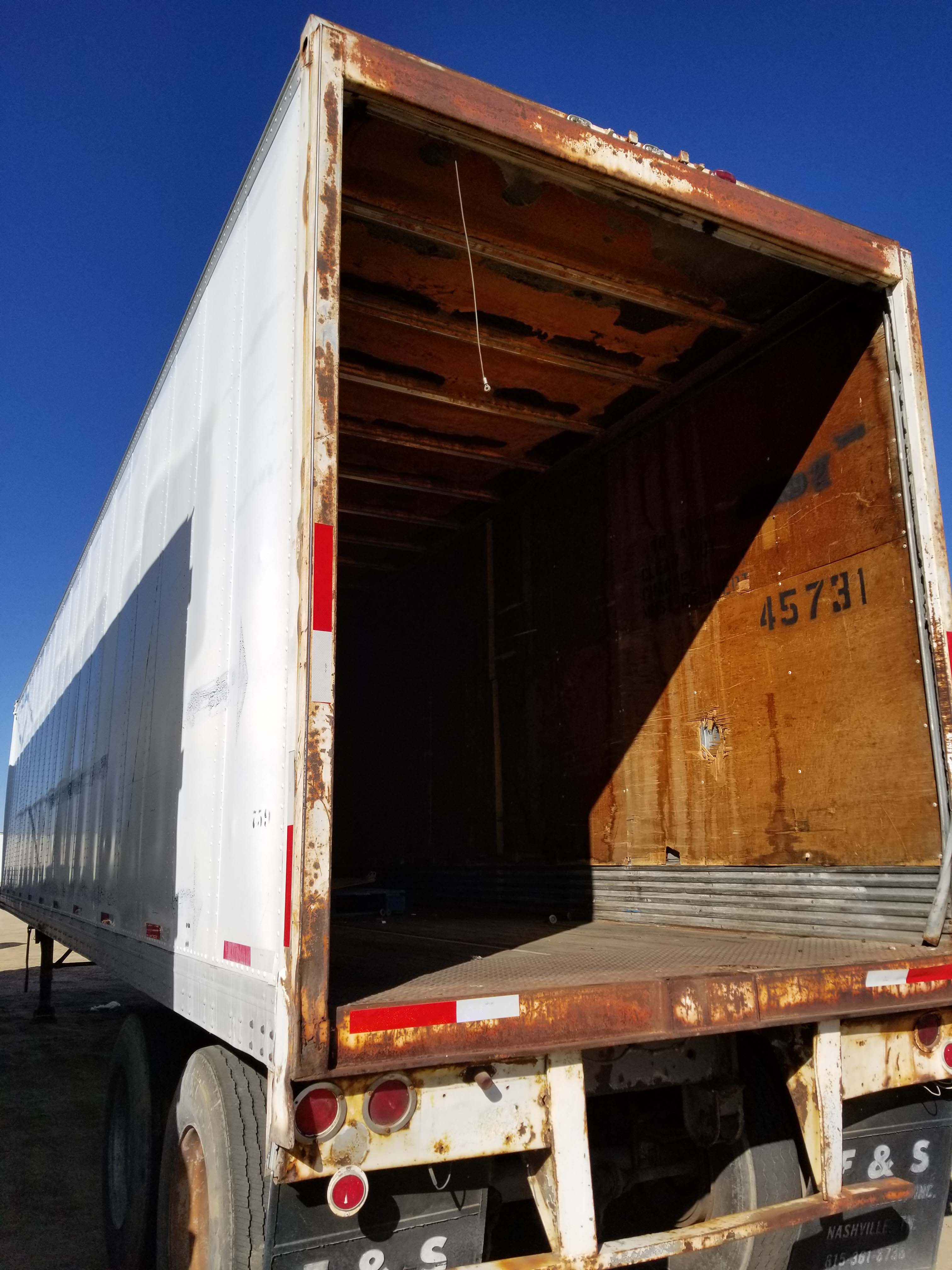 sold-1982-strick-45-foot-semi-trailer-1-200-warehouse-options
